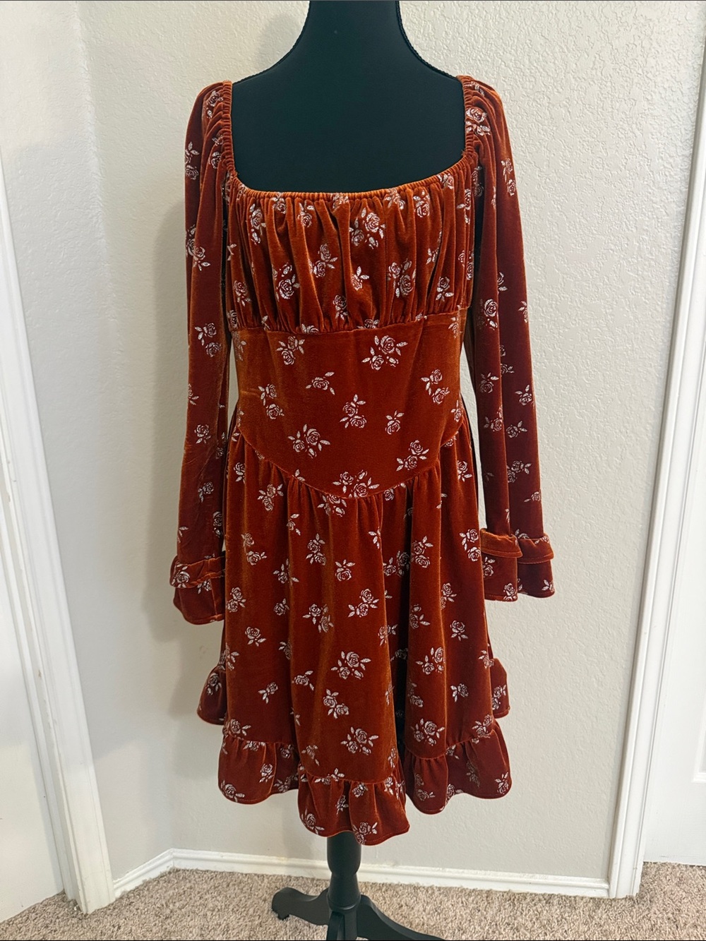 Cupshe Rust orange Velvet Floral Long-Sleeve Dress